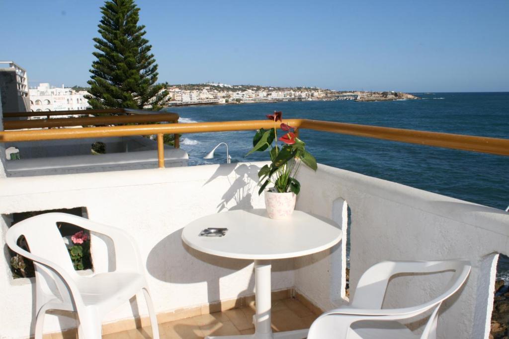 Blue Bay Apartments Hersonissos  Eksteriør billede